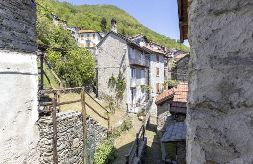 Cozy Hideaway Above Lake Como - Photo 70