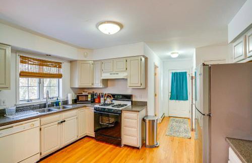 Walk to Dining Downtown Lenox Guest House! - Foto 3