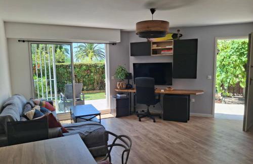 Lovely apartment with private garden and a swimming-pool - Foto 15