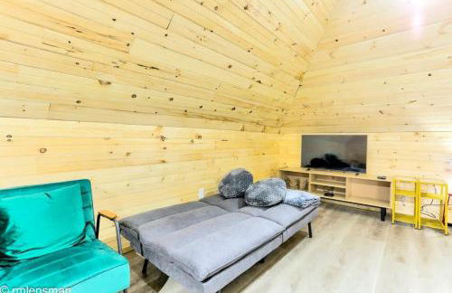 The Hut House 3BR 3BA Game Room Massage Chair - Foto 53