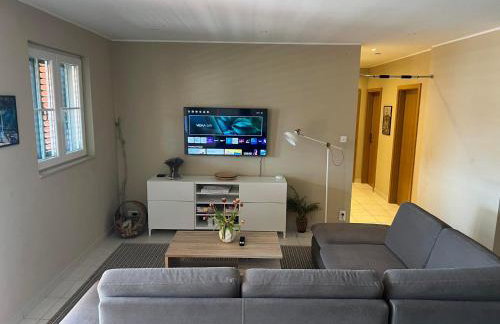 Red House Apartment With Swimming Pool - Photo 6