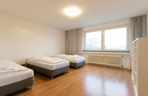 Tolstov Apartments - 1 or 3 Room Apartments with Balcony - 20 Min Messe DUS & Airport DUS - Foto 26
