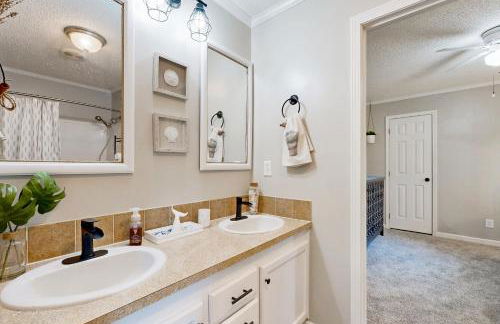 Renovated Retreat with Private Pool and Hot Tub - Photo 18