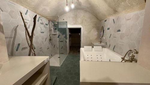 Suite secrète avec jacuzzi ambiance romantique - Foto 3, Shower