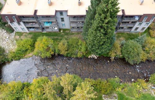 Ski Town Hideaway | Fireplace + Walk to Downtown - Foto 41