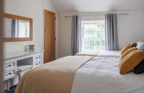 The Farmhouse with two hot tubs - Foto 20