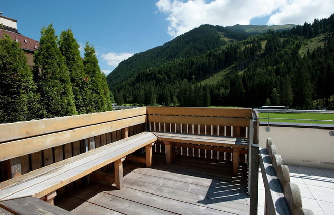 Chalet in Saalbach Near Ski Lift & Sauna - Photo 16