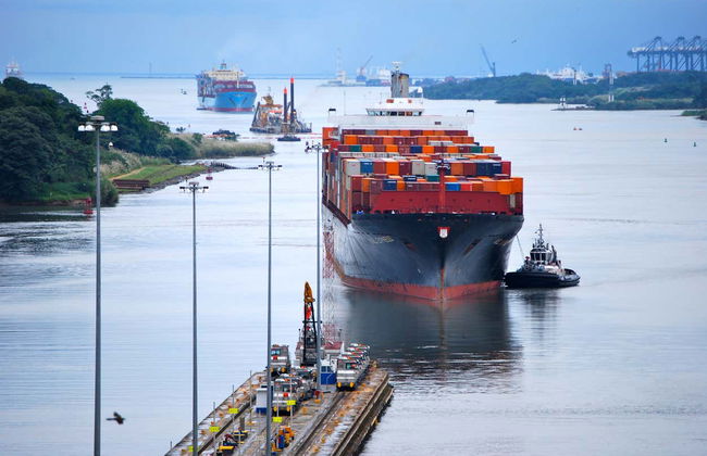 Paseo en lancha por el canal de Panamá y el lago Gatún - Foto 1