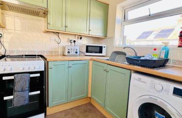 4-Bedroom House 5 mins to Beach & Parking - Foto 62