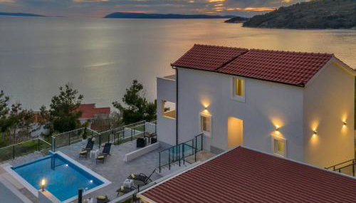 Stunning Villa in Drasnice With Private Pool - Photo 2