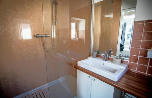 Waters Edge Holiday Apartments - Foto 20