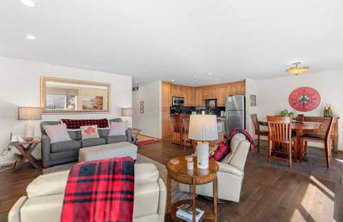 Golf Course View Condo Walk to Town & Pools - Foto 11