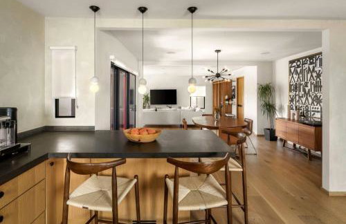 NEW! High-End Spanish Duplex | Luxury 3BR - Foto 31