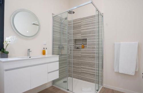 Villa La Perla by LovelyStay - Photo 32