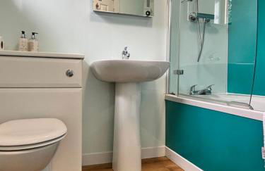 Birch Lodge 13 with Hot Tub - Foto 38