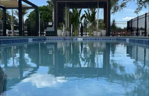 Elegant 3BR Townhouse wResort Pool10 Min Disney - Foto 7