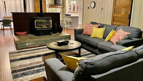 BEAUTIFUL Rustic Modern Remodel IDEAL Location!! - Foto 2