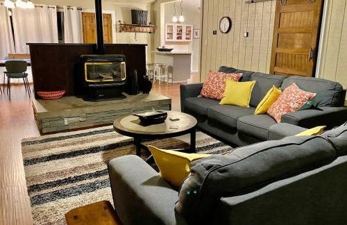 BEAUTIFUL Rustic Modern Remodel IDEAL Location!! - Foto 2