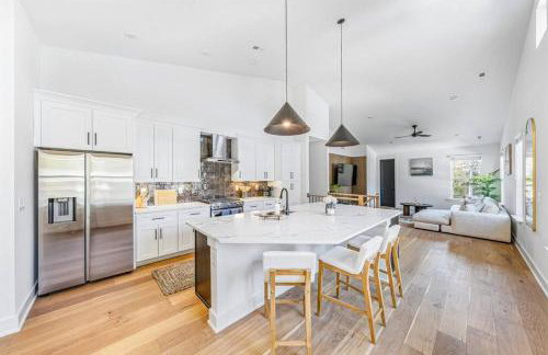 Modern 4BR Uptown Oasis! - Foto 1