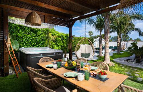 Antonakis Villa Secret Pool & Hot Tub Hideaway - Photo 9