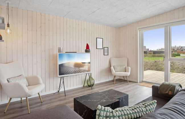 "Harrieth" - 300m from the sea - Foto 22