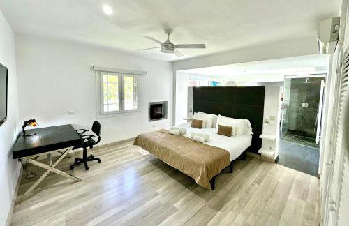 Stylish Ibiza Villa Near Beaches Private Pool & Lush Garden - Foto 26