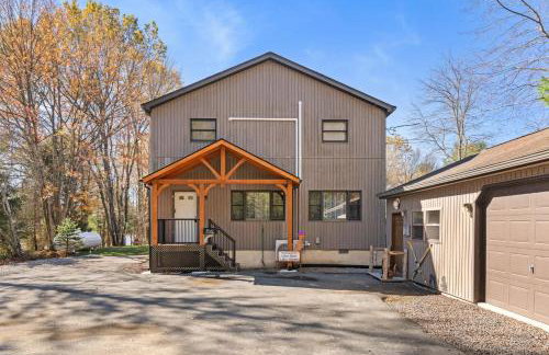 Lakefront with Beach Game Room Fire-pit and More - Foto 16