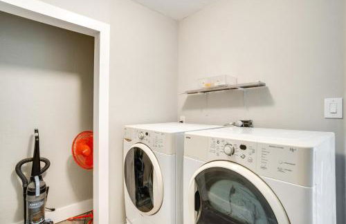 Canal-Front Home with Dock and Patio in North Port - Foto 20