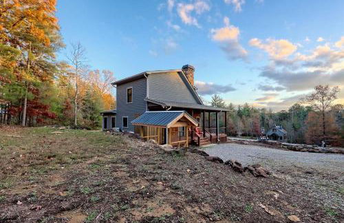 Stunning Cottage Rental Ideal for a Family to Go Glamping in Georgia - Photo 36