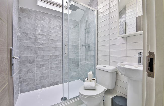 Modern 2 Bed House - Sleeps 4 - Foto 38