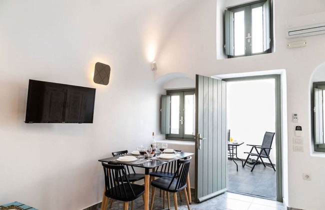 Astrea Suites Feggaropetra Cave House - Photo 15