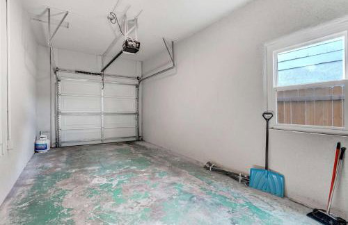 Newly Built 3BD Retreat w Mtn Views & Game Room - Foto 39