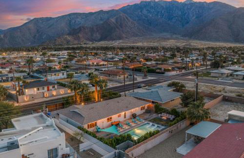 NEW Retro Escape 70's Vibes Wellness Game Room - Foto 51