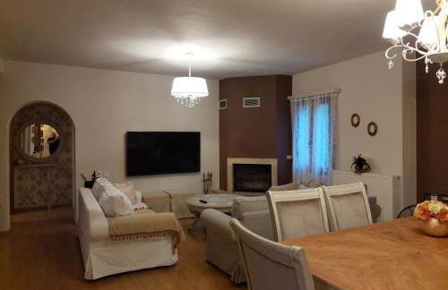 Luxury 3BR Sunrise Villa , Seaside Gyrismata - Photo 46