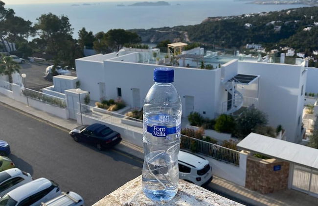 Oceanfront Retreat in Sant Josep de sa Talaia With Shared Pool - Foto 4