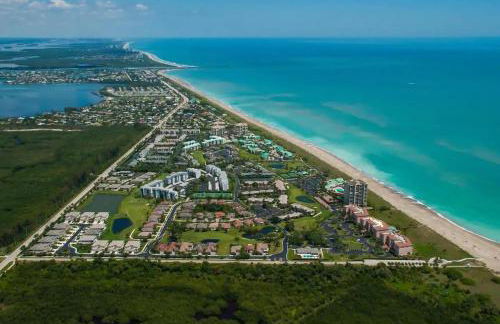 Dreamy Condo 2 minute walk to Beach w King Size Bd - Foto 7