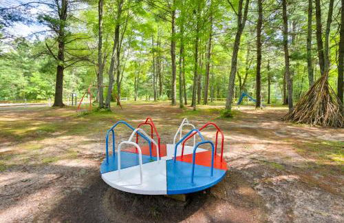 Deck and Fire Pit Near ATV trails in Gaylord - Foto 36