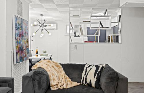 Modern Apartment with Parking & Prime Location - Foto 57