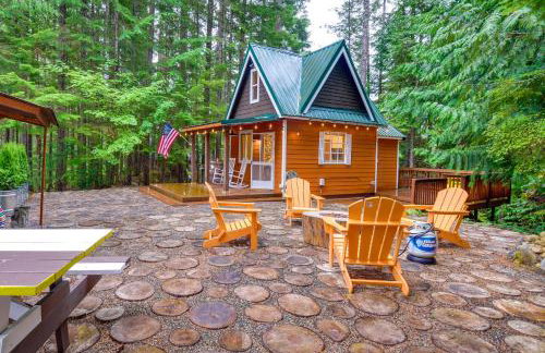 Adorable A-Frame Cabin, Steps to Lake Cushman! - Foto 22
