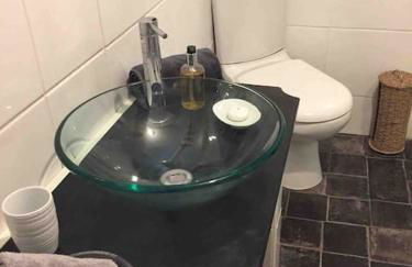 Top Floor at Cantref House - Photo 10