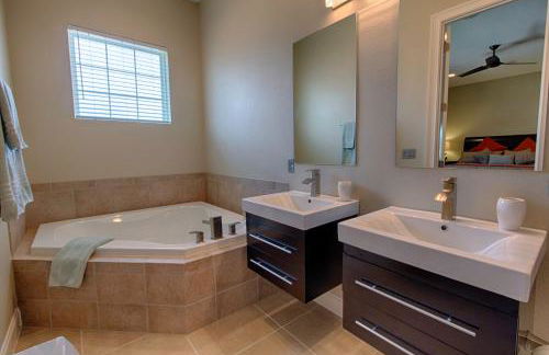 Luxury Mansion Pool Hot Tub Theater Outdoor Kitchen BBQ GM RM 2 Miles Disney - Foto 77