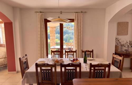 Beautiful Spacious Villa with Mountain View and Private Pool - Foto 27