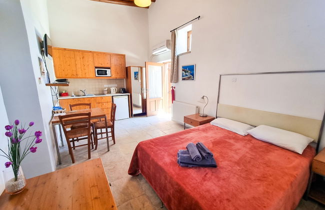 Skarinou Village Poolside Escape Studio - Foto 1