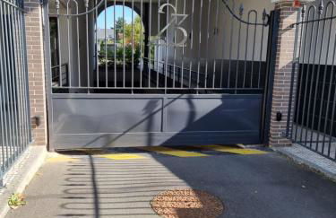 T2 Paris Disneyland Balcon Parking - Foto 21