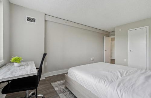 Legacy at Imperial Village 704 I 1 Bed 1 Bath - Foto 13