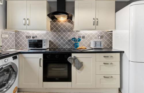 Churchill Apartment- 4 Beds- Free Parking- Near NEC BHX & HS2 - Foto 4