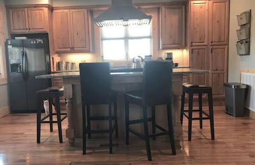 Unique Rustic Barn Theme home Amazing views! Luxe - Foto 18