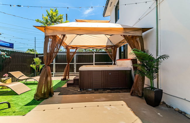 2 Bed2 Bath House with Backyard Jacuzzi - Foto 20