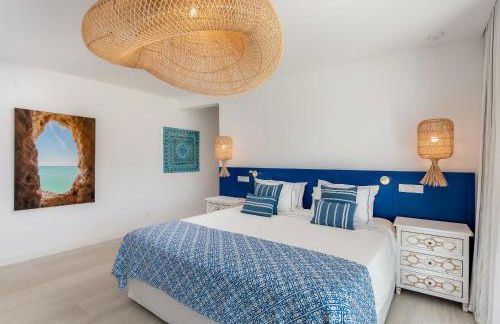 Charming Villa with Pool & Scenic Garden - Foto 42