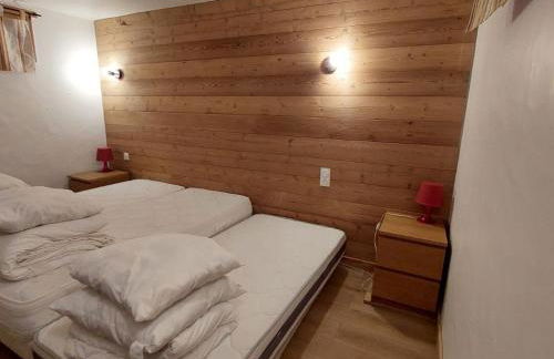 Chalet 3 chambres rénové, centre Courchevel, idéal pour 6 personnes - FR-1-514-25 - Photo 2